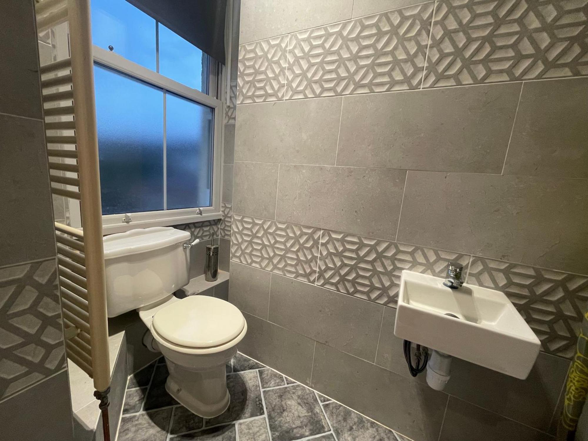 Room With Private Bathroom And Shared Kitchen London Exterior photo